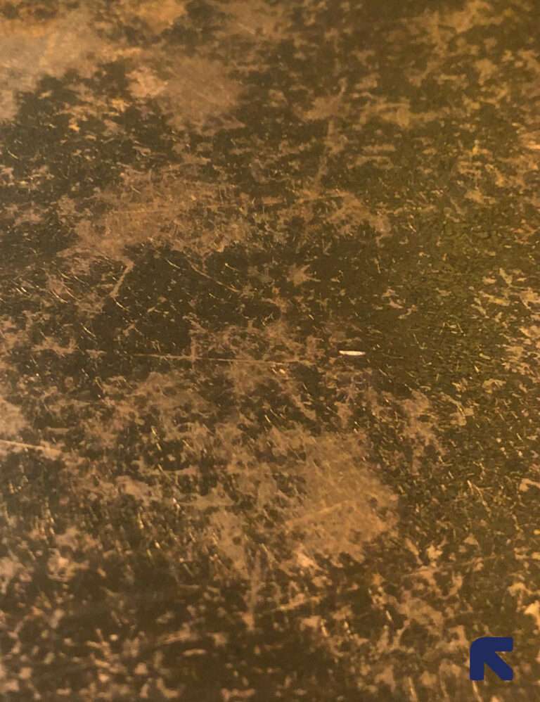 Blat stołu z płynnego metalu